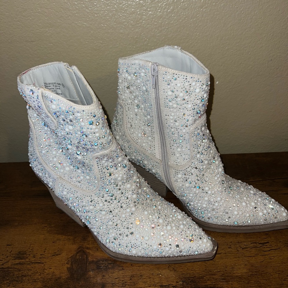 Size 11 Very G rhinestone and pearl booties